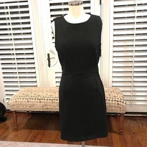 Black sleeveless dress